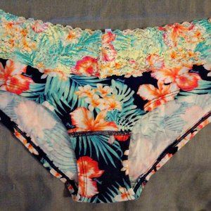 PINK VICTORIA'S SECRET LACE BAND FLORAL PRINT LOW RISE HIPSTER PANTIES MEDIUM